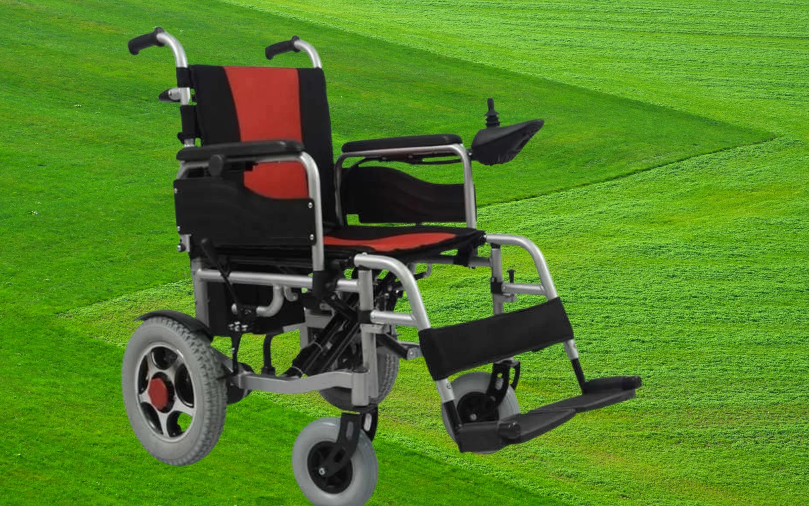 Akülü tekerlekli sandalye kullanan kişi, elektrikli mobilite cihazı